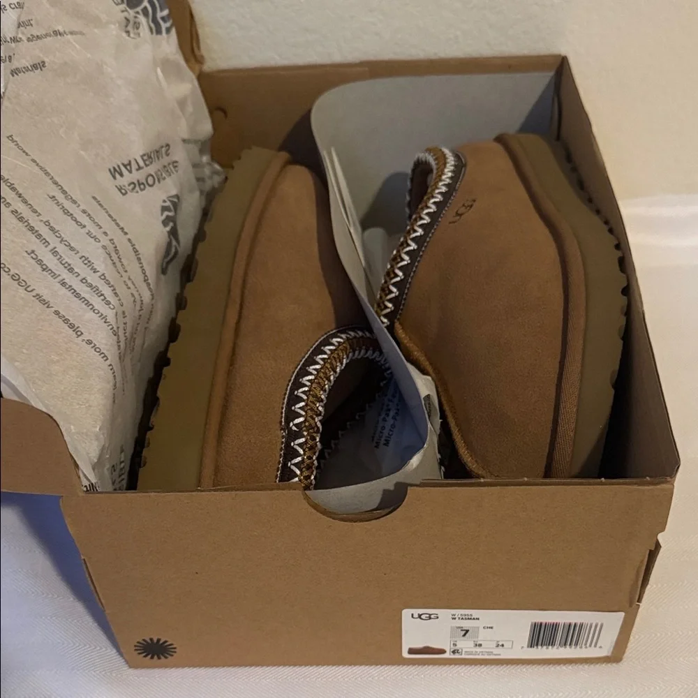 UGG Tasman Women's Unisex Chestnut New Never Worn. New with tags. - Picture 2 of 6